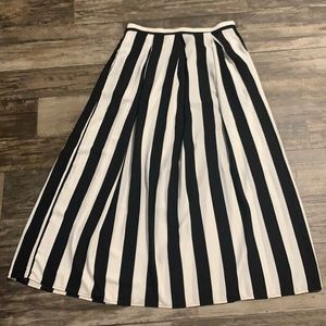 FOREVER 21+ MAXI SKIRT!